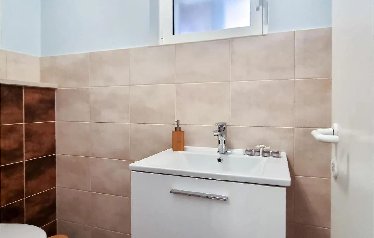 Lovely Home In Skabrnja With Kitchen Skabrnje